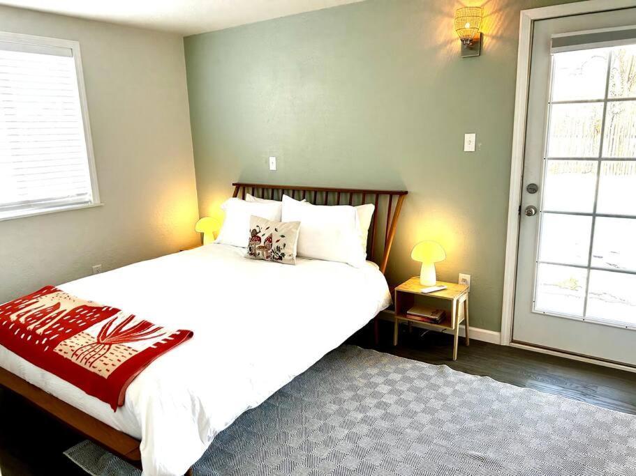 Fully Furnished, Serene Taos House Extérieur photo