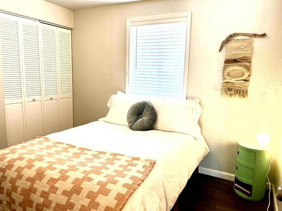 Fully Furnished, Serene Taos House Extérieur photo