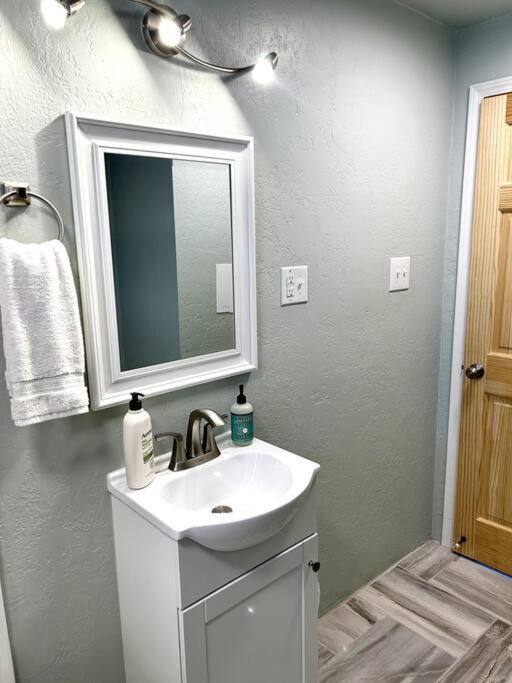 Fully Furnished, Serene Taos House Extérieur photo